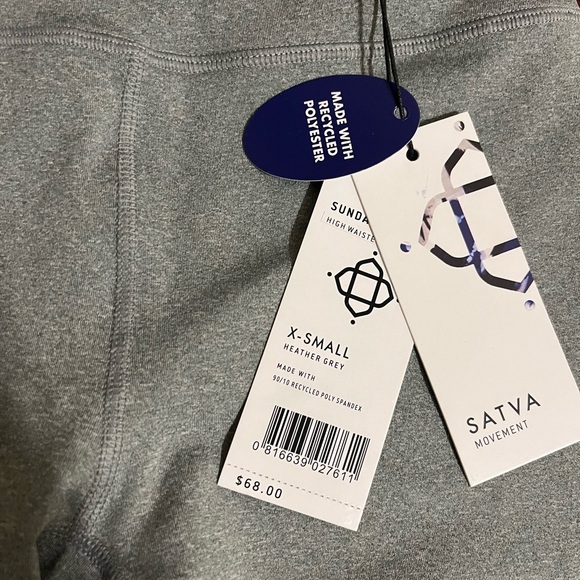 High-Waist Legging - Picture 2 of 8